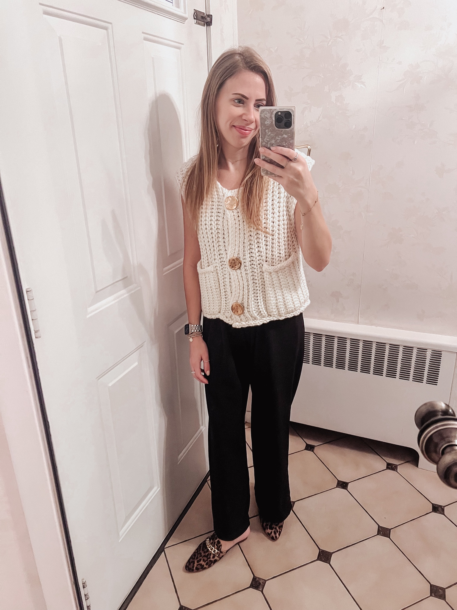 Sweater vest / Halara dress pants 

#LTKStyleTip #LTKSeasonal #LTKWorkwear