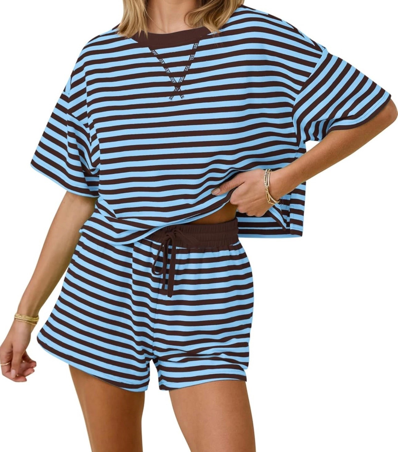 Blue & brown stripes are a fall classic!

#LTKootd