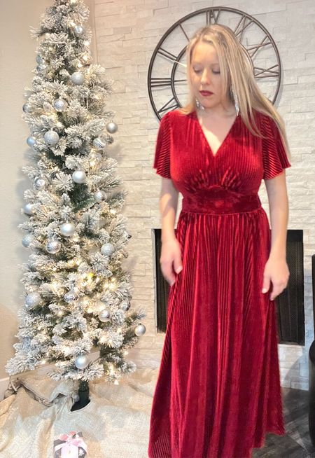 Red velvet holiday dress

Christmas dress



#LTKcurves #LTKSeasonal #LTKHoliday