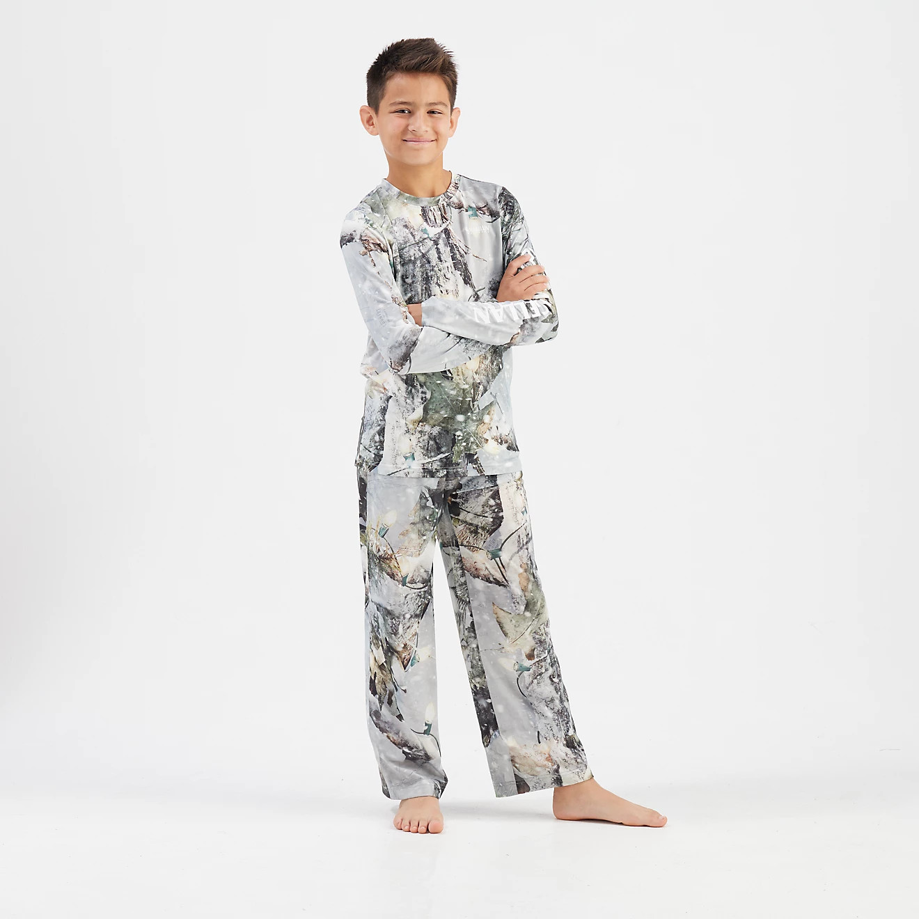 Magellan Outdoors Boys' Holiday Mossy Oak Break-Up Country Snowdrift 2.0 Long Sleeve Crew T-shirt | Academy Sports + Outdoors