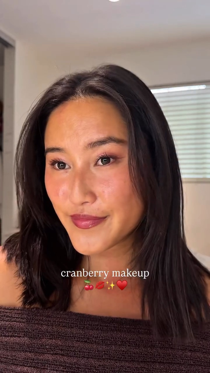 cranberry tones for fall🍒

products used:
@caliray beauty hideaway concealer
@rhode pocket blush
@caliray magic hour setting powder 
heroinemake mascara
@refybeauty brow pencil
@yslbeauty waterproof eyeliner 
@yslbeauty lash clash mascara 
@yslbeauty eyeshadow palette 
@hourglasscosmetics lip liner
@clarinsusa lip oil 
@urbandecaycosmetics setting spray

#fallmakeup #berrymakeup #makeupinspo #lipcombo #everydaymakeup

FALL MAKEUP
MAKEUP INSPO
EASY MAKEUP
EVERYDAY MAKEUP 
NATURAL MAKEUP
SOFT GLAM 

#LTKStyleTip #LTKSeasonal #LTKBeauty