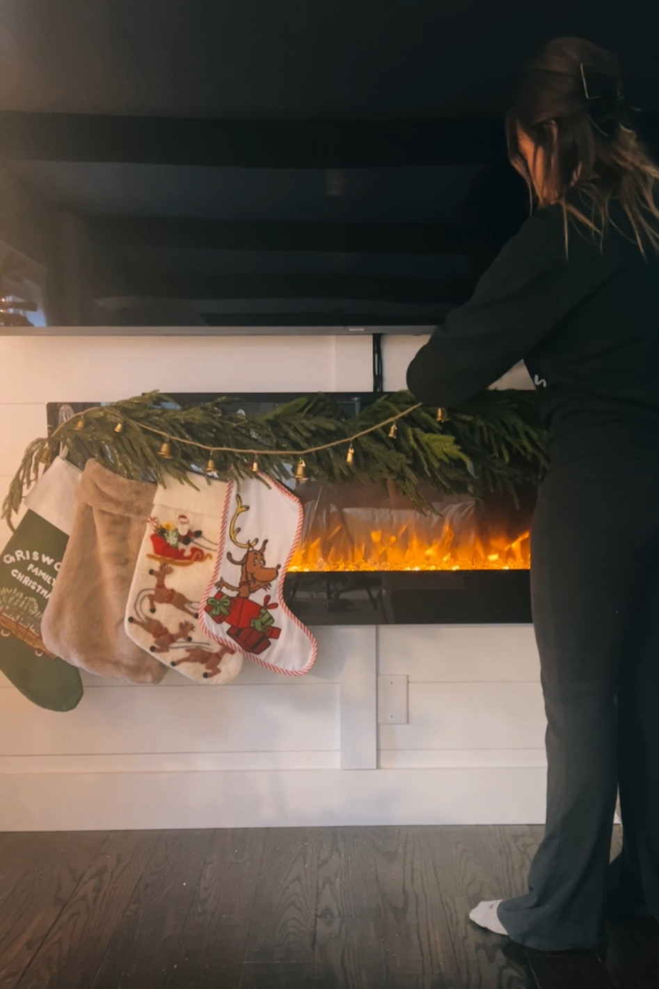 No mantel no problem ♥️🌲❄️

#LTKhome #LTKSeasonal #LTKHoliday