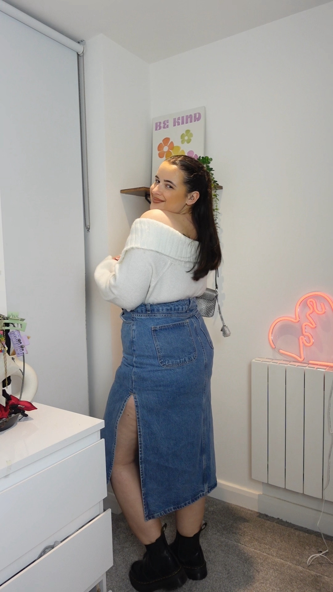 denim maxi skirt ootd 💙

#outfitideas4you #fashionblogger #stylinginspo #dailyoutfitinspo #outfitinspiration #stylinghelp #stylinginspiration #stylingtips #ootdfashion #ootdpost #springfashion #springstyle #denimskirt  

#LTKeurope #LTKSpringSale #LTKstyletip