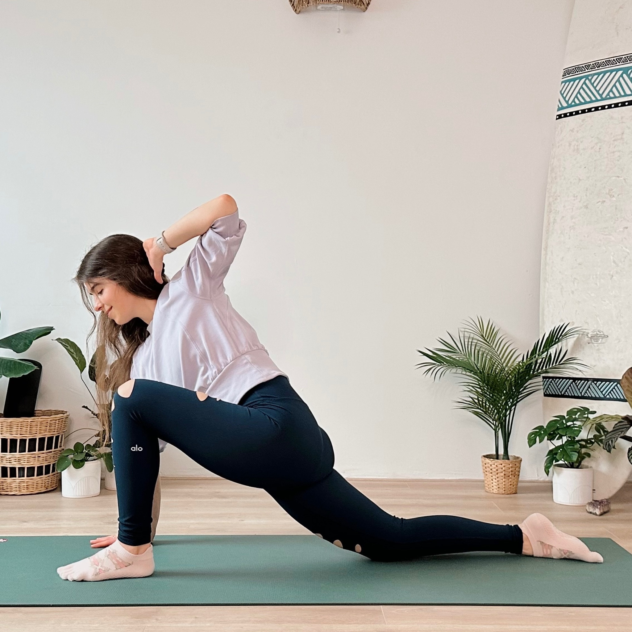 Cozy Yoga Workout Outfit (Lululemon & Alo Yoga) 

#LTKeurope