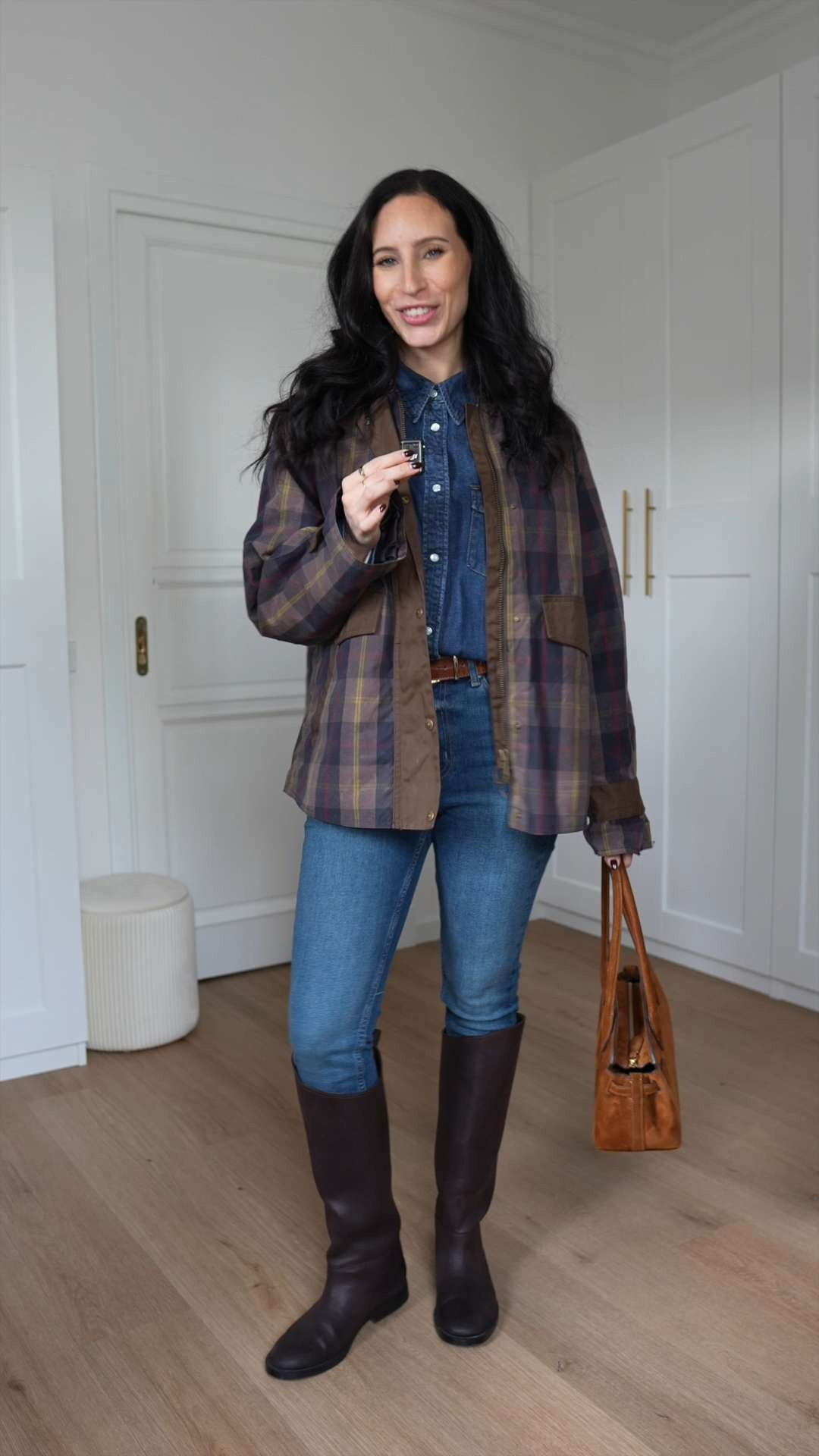 Look jeans H&M con camicia denim, skinny jeans, borsa camoscio, stivali marrone 

 #LTKeurope #LTKjeans #LTKautumn