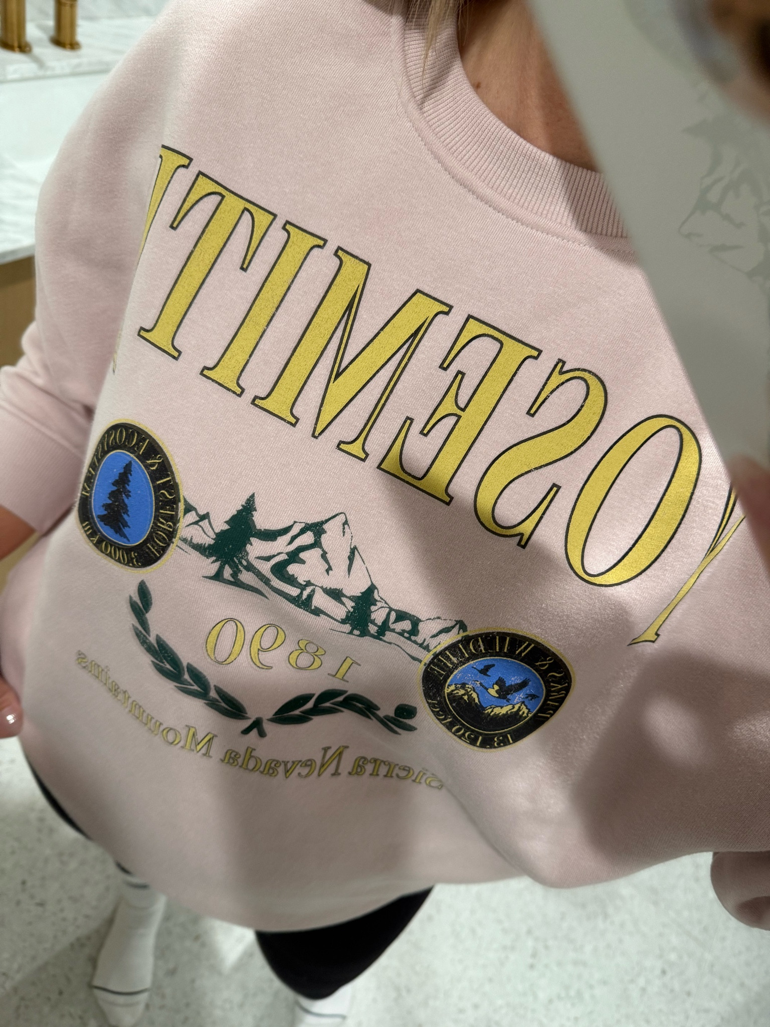 $20 sweatshirt for the win! 

Fall outfit 
Sweatshirt 
Oversized


#LTKStyleTip #LTKMidsize #LTKOver40