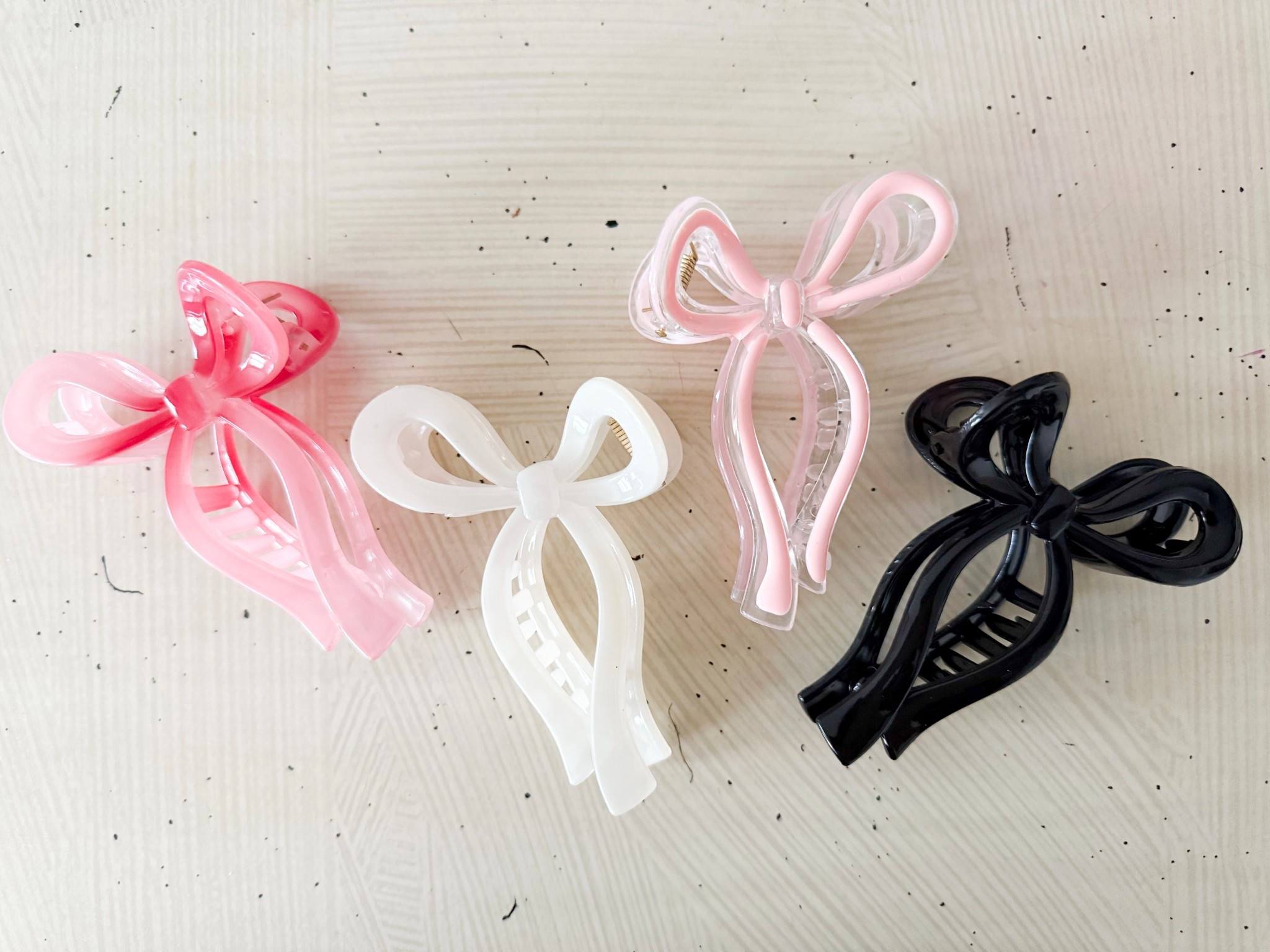 Cutest bow clips! They come in a bunch of different color combos, feel sturdy in person, and hair feels secure!

#bows
#founditonamazon
#amazon
#amazonfinds
#hairclip
#hair
#bowclip
#funhair

#LTKBeauty #LTKSummerEdit #LTKFindsUnder50