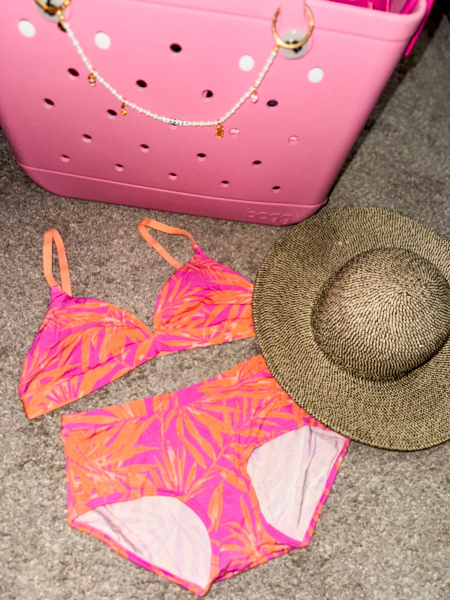 Never leave without packing a matching set. 



#LTKItBag #LTKMidsize #LTKTravel