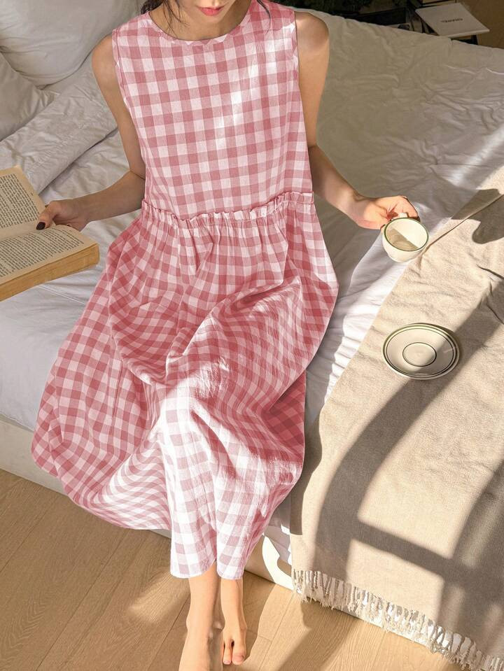 DAZY Plaid Loose Sleeveless Home Dress | SHEIN