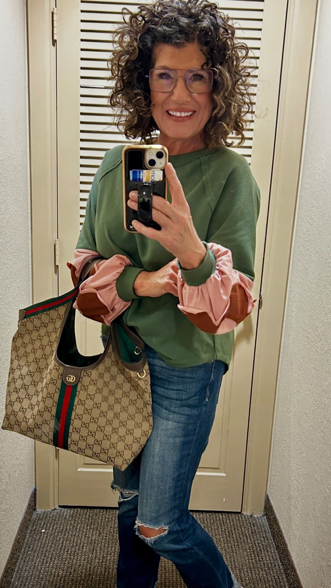 Hey there! Recognize that little room?! Just had my mammogram! 
Loving these oversized, floral sleeves. It comes in a short sleeve look as well 🌺

#Womenover60style
#EarlySpringFashion

#LTKover60 

#LTKselfcare #LTKdayinmylife