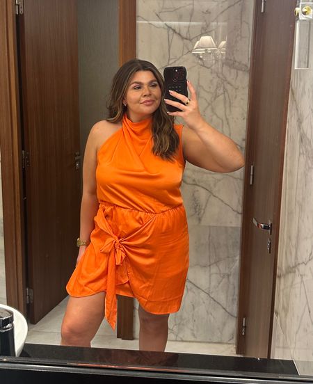 Athens Outfit! 🧡 Such a cute dress for a night out or as a wedding guest 