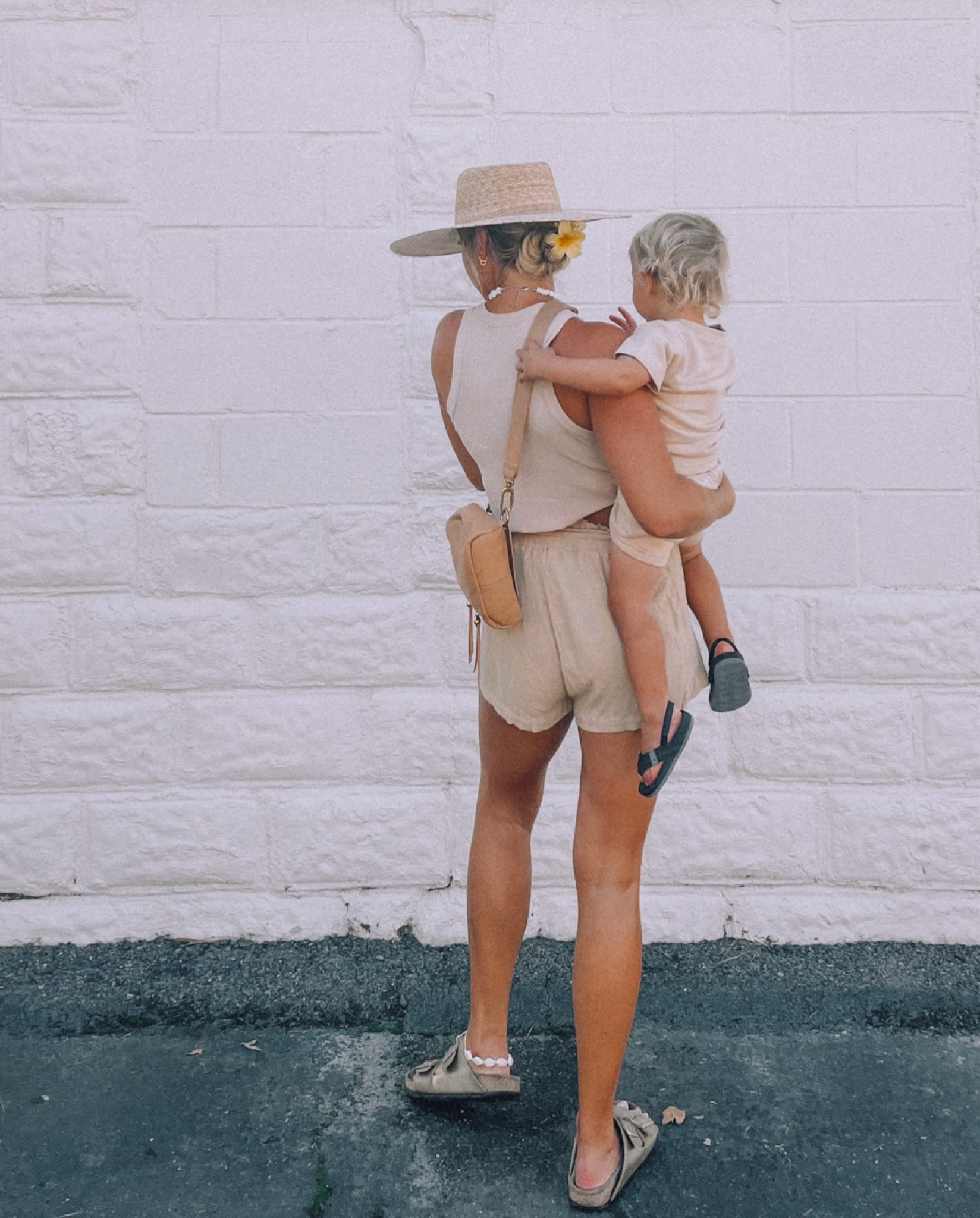 Matching family neutrals - 80 degrees but make it fall vibes 🍂🌞 use code KellyH15 for my purse!

#LTKfamily #LTKfindsunder50 #LTKkids