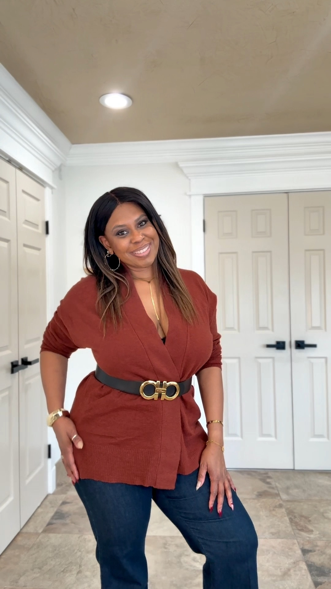 Curves, confidence, and a belt that does all the talking. 🤎 Keeping it simple but styled — rust tones are everything this season. 5’1” | 198 lbs | Size 12, because representation matters and you deserve to see yourself! Drop a 🔥 if you’d wear this!
Shop this look via the link in my bio or comment “LINK” for the LTK shopping link! 🛍️

#LTKMidsize #LTKBeauty #LTKOver40