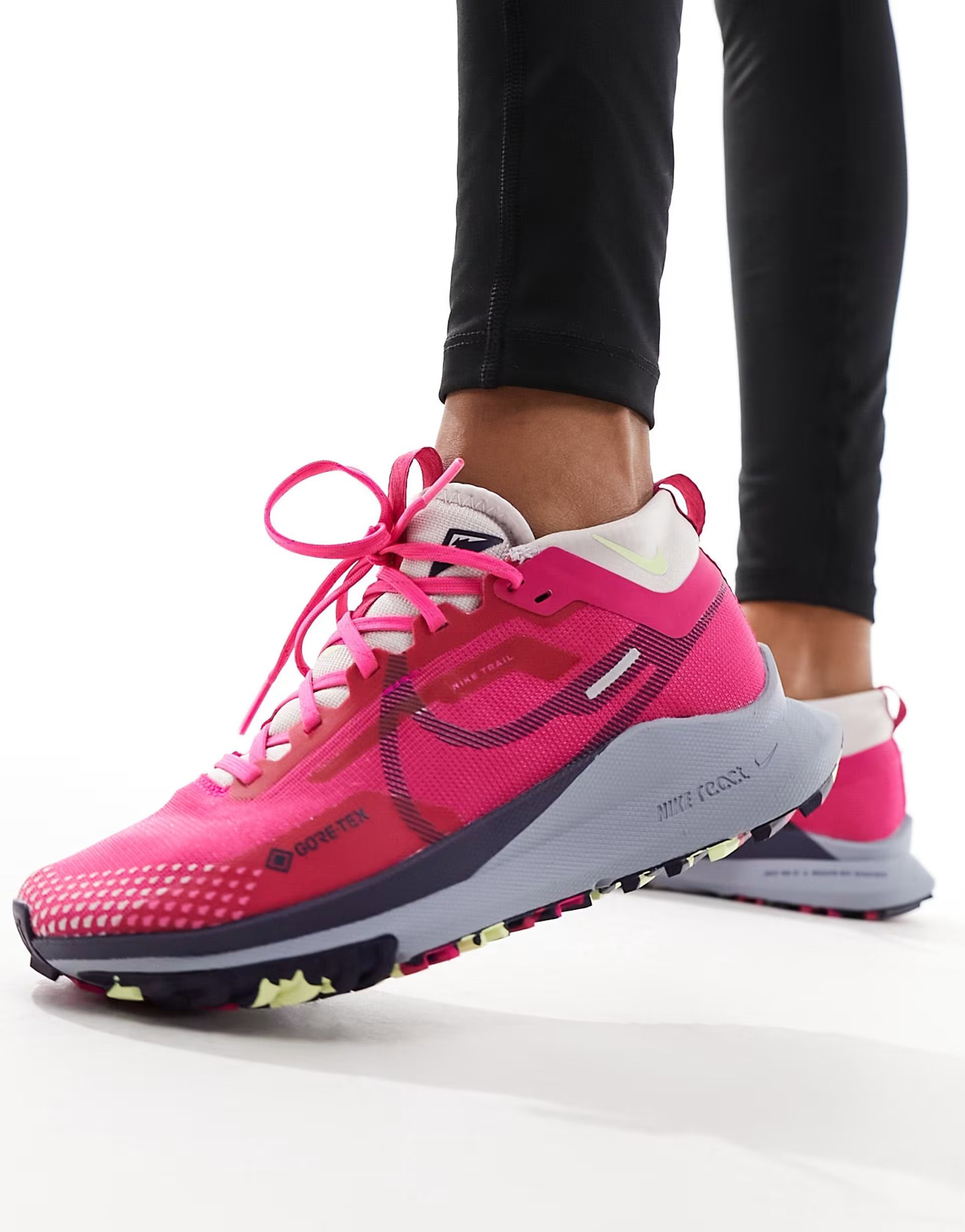 Nike Running React Pegasus Trail 4 Gore-Tex sneakers in fierce pink and gray | ASOS (Global)