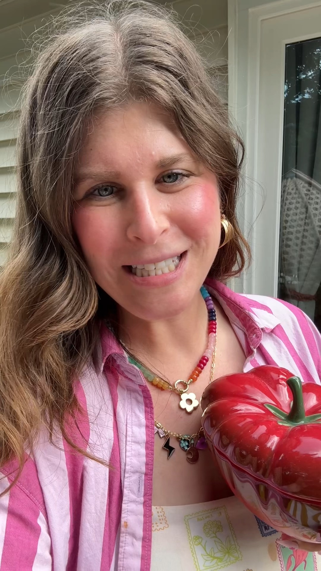 These sugar snap peas are so good & crunchy! I’ve never grown them before & they were super easy!

#garden #gardening #sugarsnappeas #gardenideas #harvest