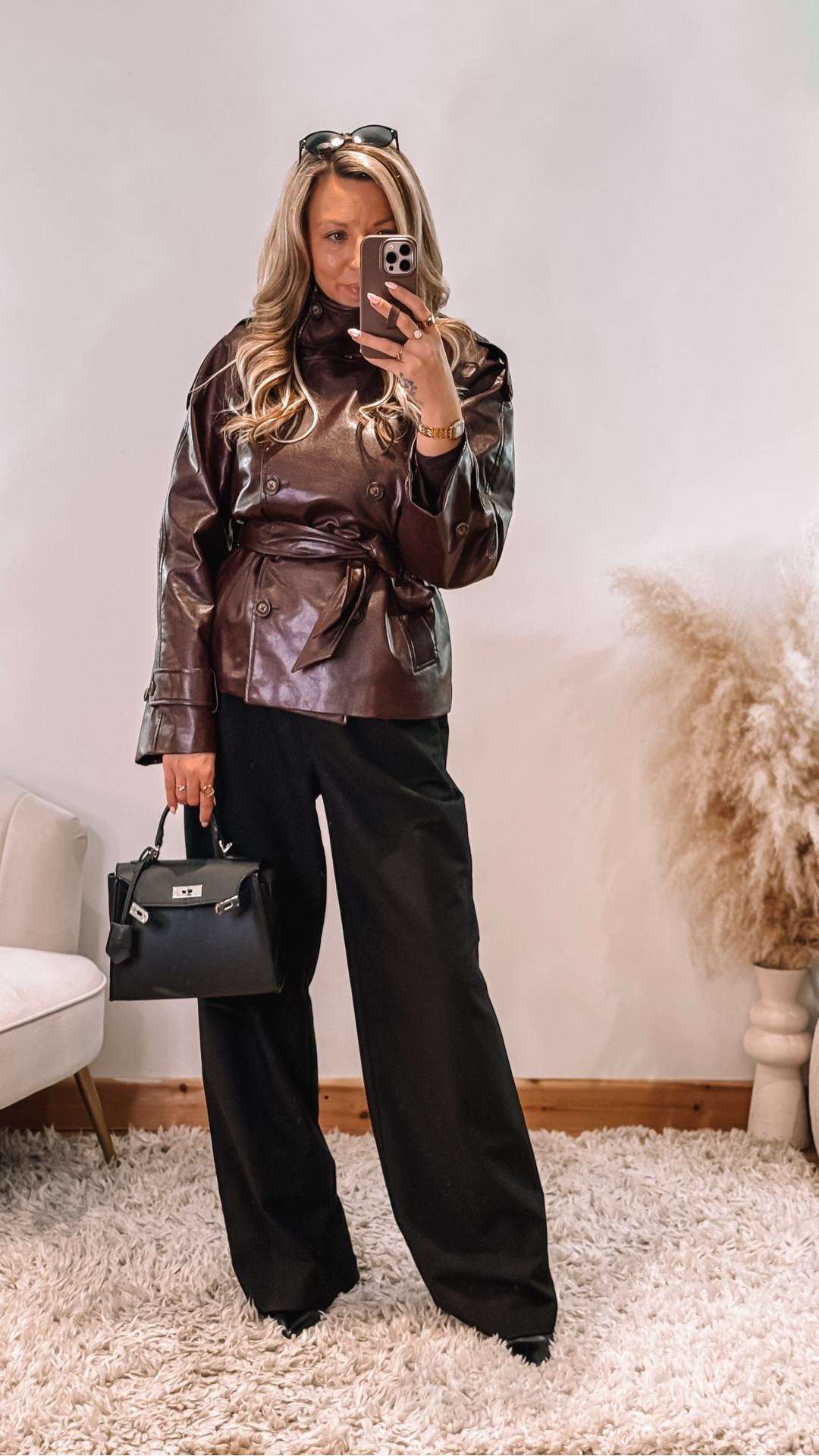 This jacket has been on heavy rotation lately 👀

One of those pieces I keep reaching for because it instantly pulls an outfit together. Throw it on with jeans, trousers or over a simple tee and it just works 🤍

Proof that a good jacket can make the whole outfit.

Would you wear it? 👇

bomber jacket outfit ideas, everyday jacket styling, high street jacket outfit, casual chic outfit ideas, effortless mum style, easy layering outfits, neutral outfit inspiration, elevated everyday outfits, how to style a bomber jacket

#bomberjacket #everydaystyle #mumstyle #casualchic #highstreetfashion