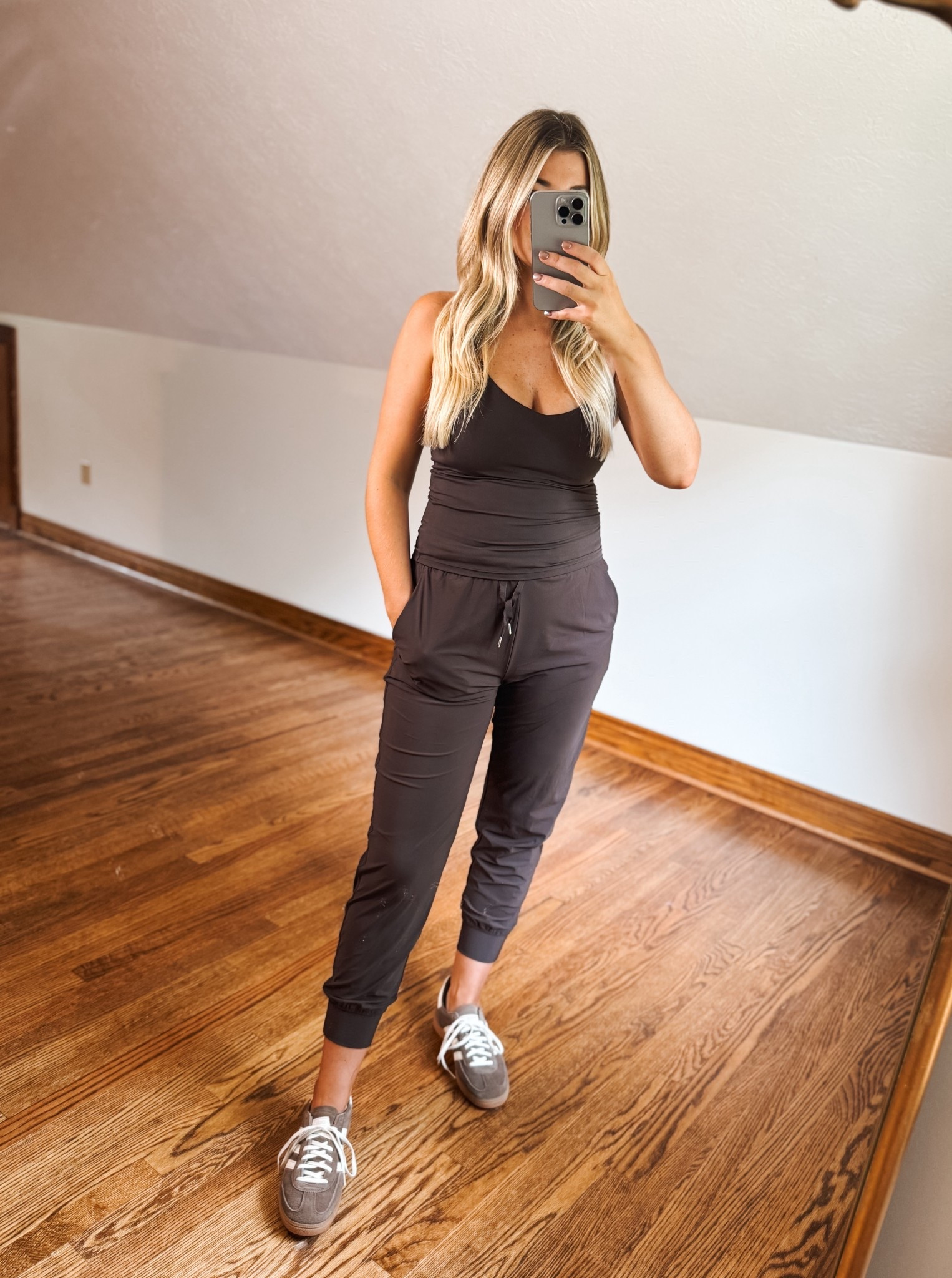 Currently in my sports mom era 📣🏈 This matching set is perfect for game day or running errands. Wearing a M in both and runs TTS. 

#LTKTall #LTKFindsUnder50 #LTKStyleTip