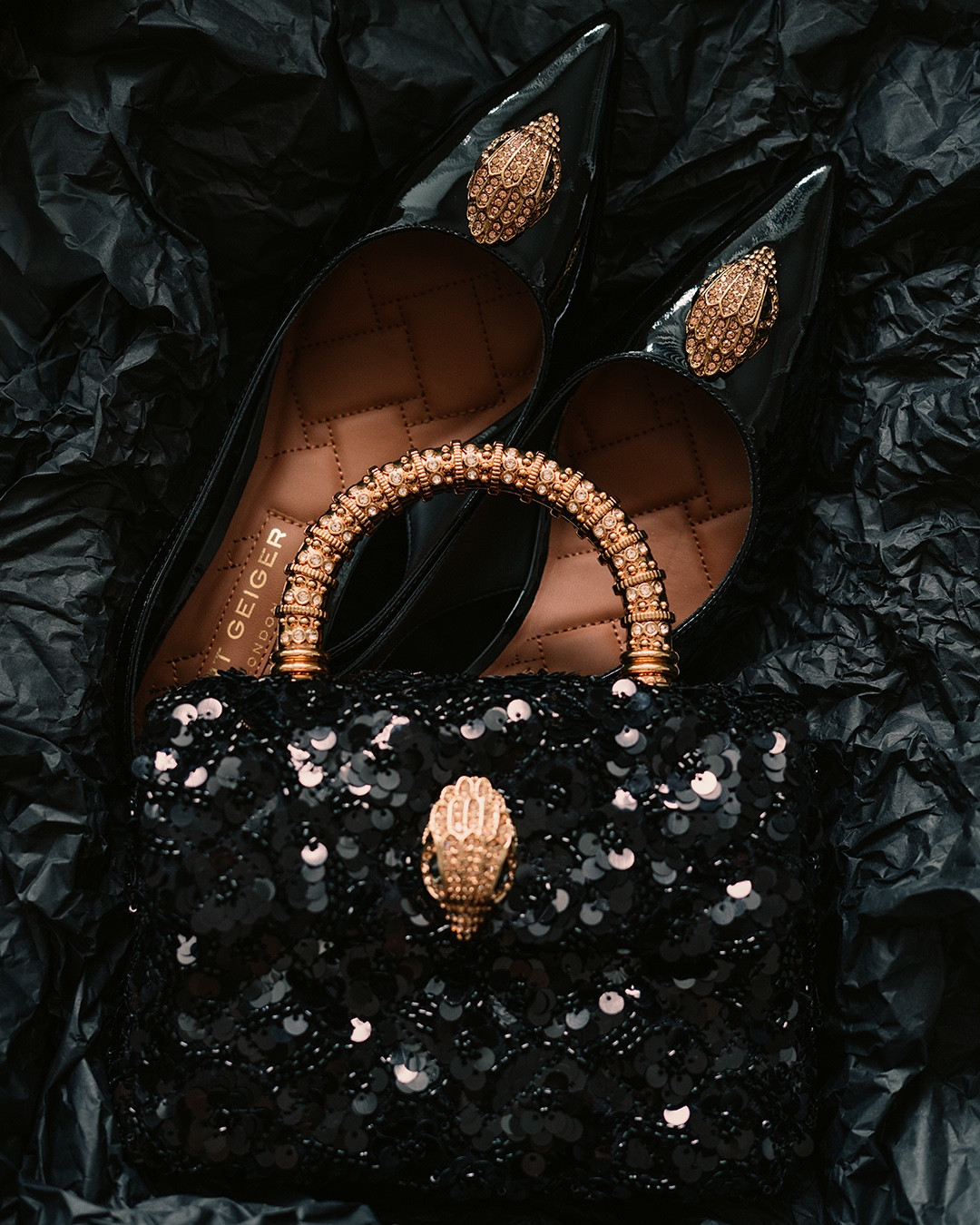 Kurt Geiger shoes and bag, dinner shoes, dinner bag, black shoes, black bag, black and gold shoes and bag ♠️✨

#LTKbag #LTKshoes #LTKuk