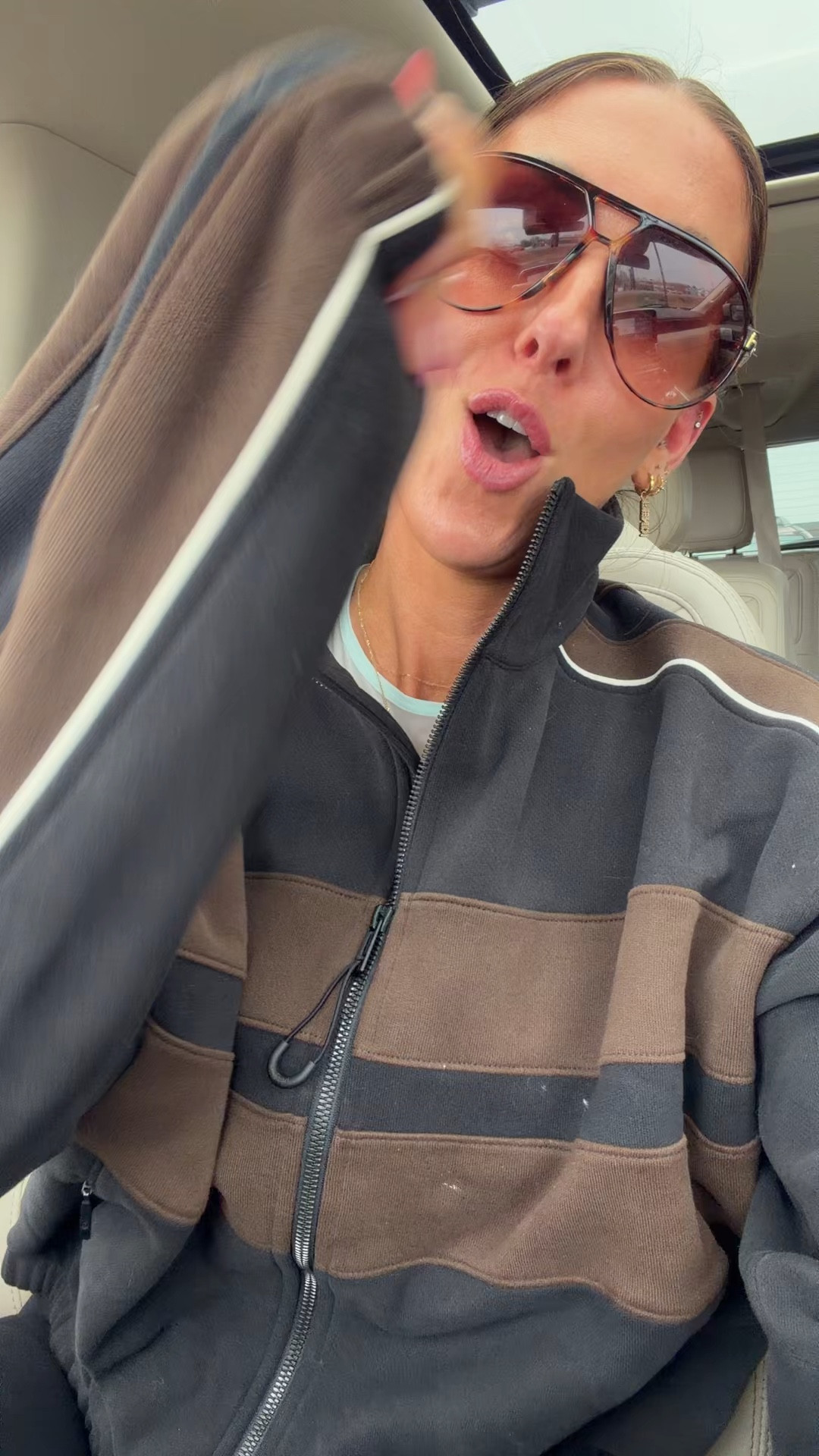 And to think I almost missed this nail appointment 🤪 Base is OPI bubble bath, pink is Luxa Suck & Blow with a white chrome on top! 