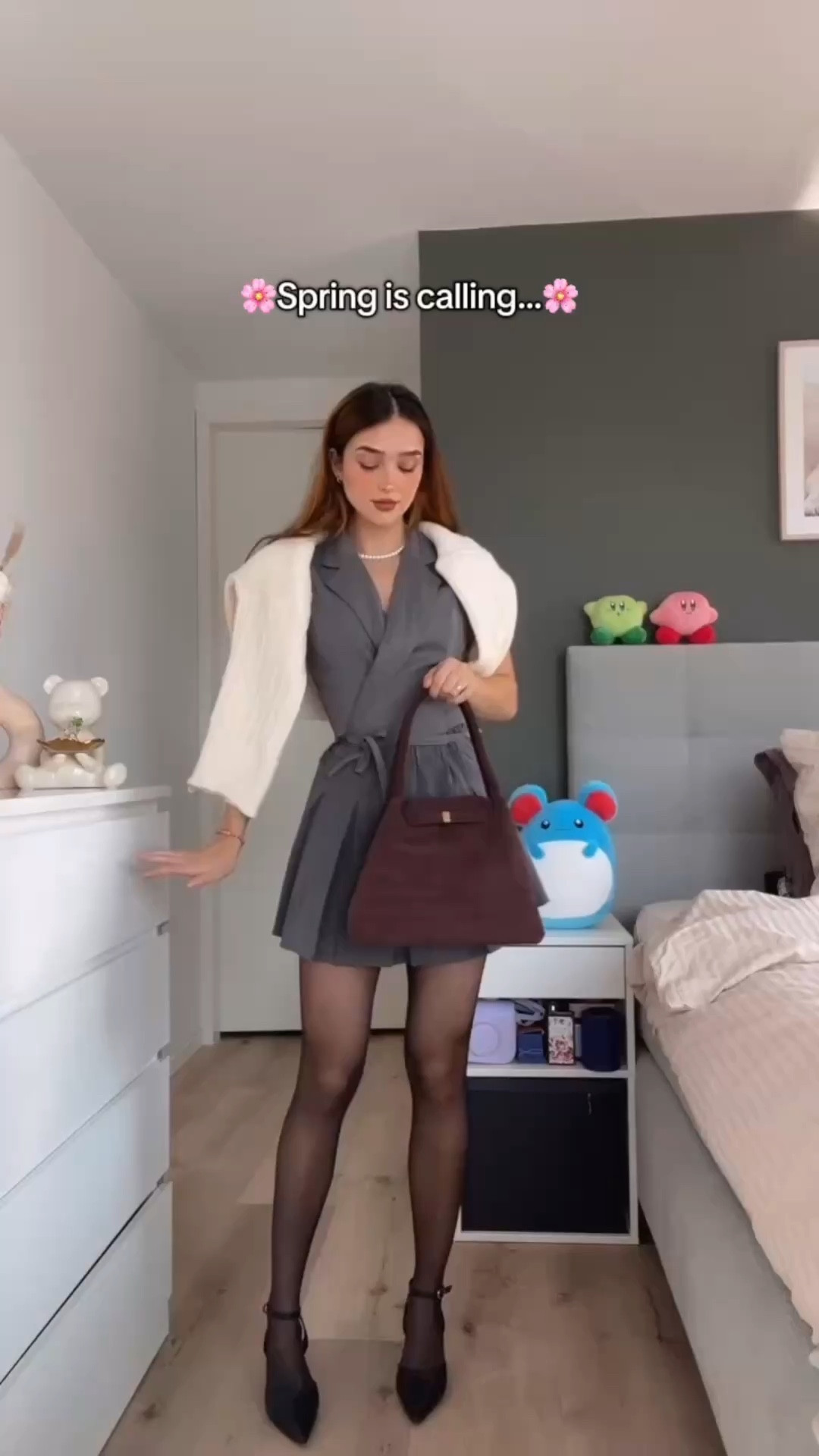 OLD MONEY OUTFIT IDEAS 🩷

Pleated skirt • tights outfits • preppy aesthetic • ballerina shoes • cute bags for preppy looks • early spring outfit ideas 

#LTKstyletip #LTKspring #LTKworkwear