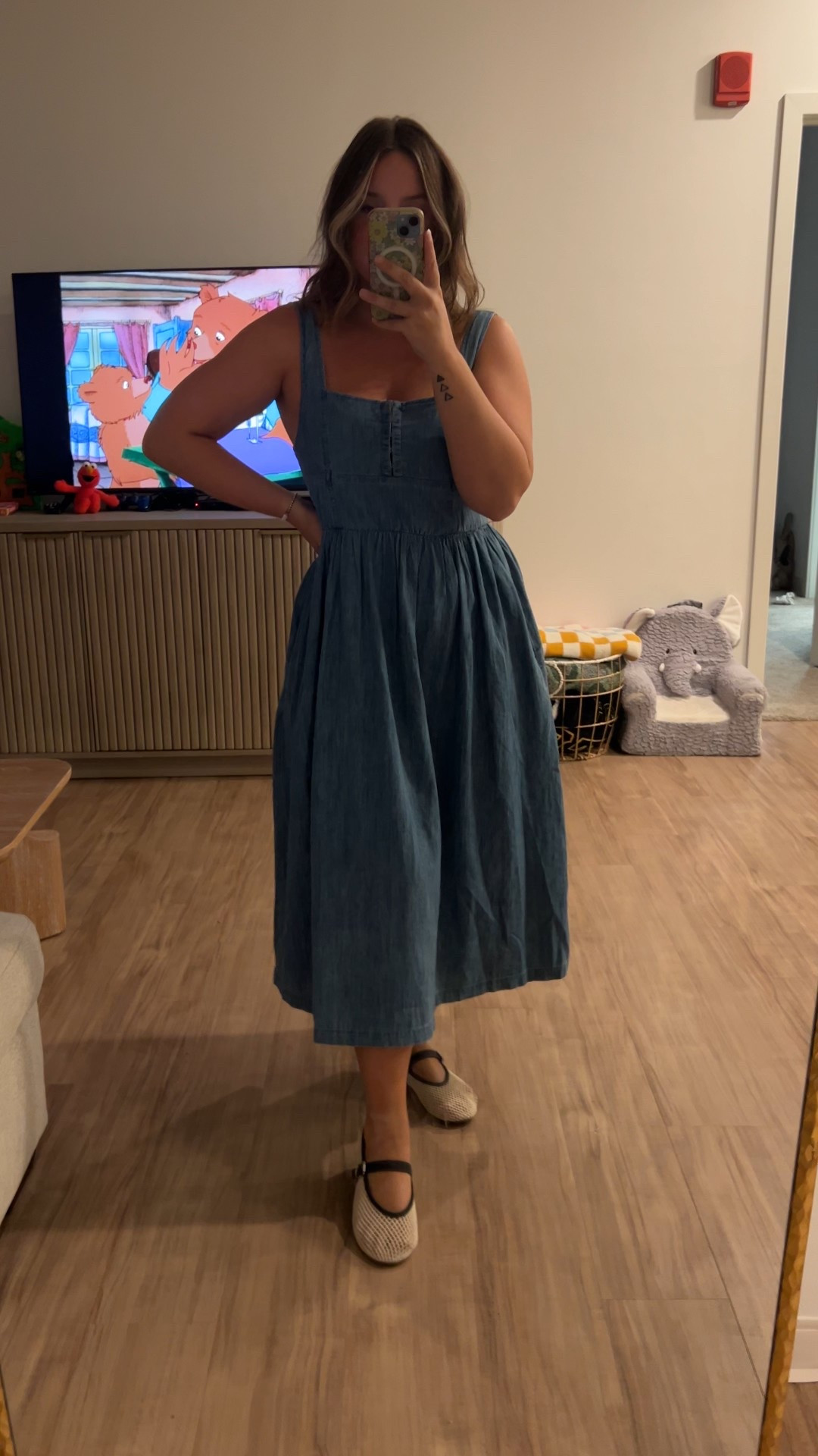 Aerie cute denim dress that is perfect for the fall time! Paird with my favorite little ballet flats I also got from aerie 

#LTKFindsUnder50 #LTKStyleTip #LTKSeasonal