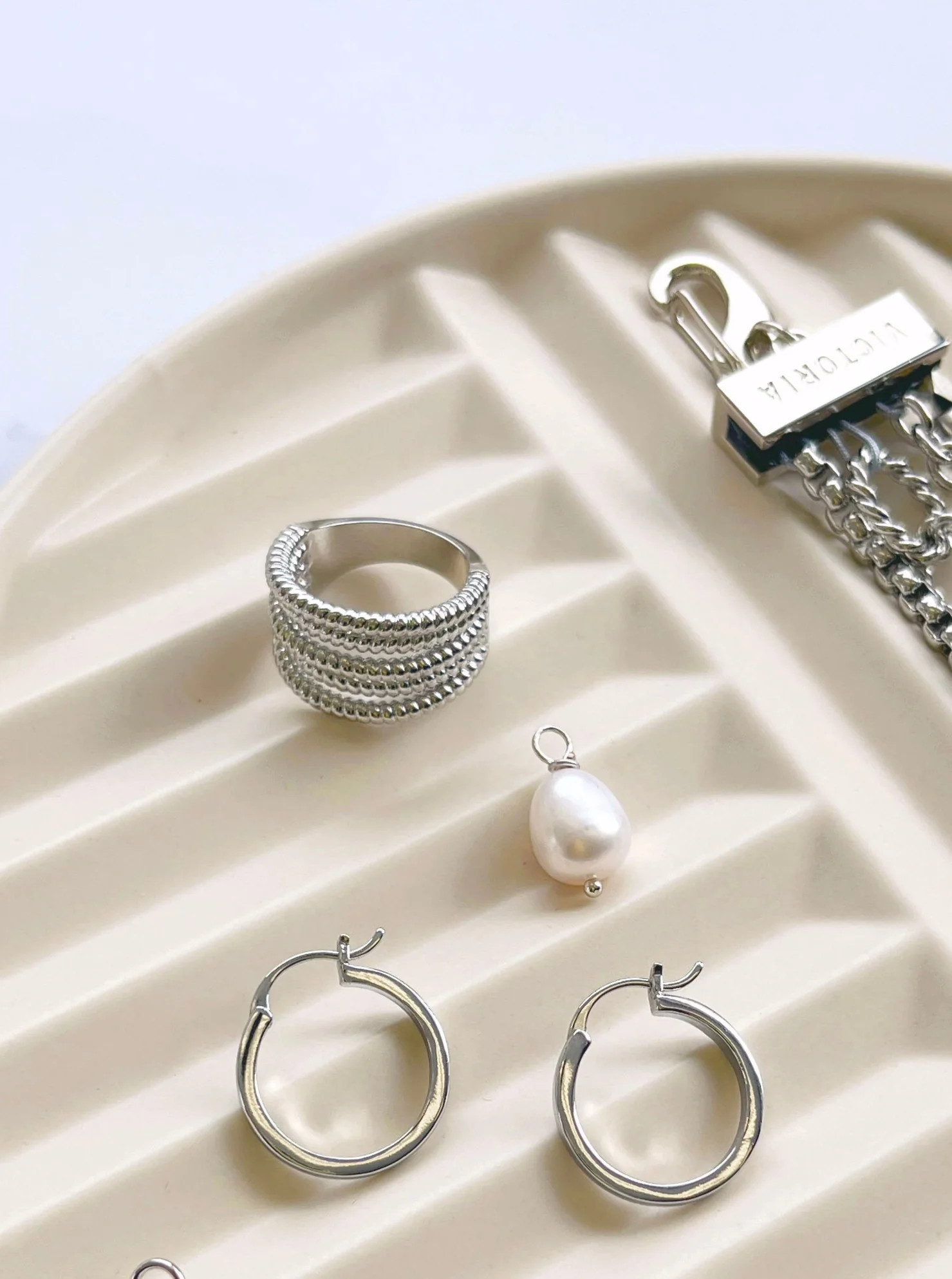 Cathy Statement Ring | Victoria Emerson