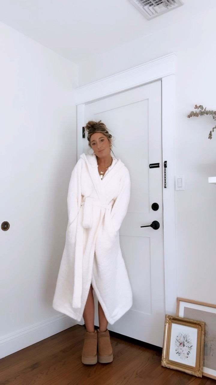Some cozy things to gift this season @victoriassecret (and maybe one of these gifted to yourself because they are so good!) 

Plush robe (love this for a new mom!) 
Cozy cardigan + pant set (think this would be so cute to give to your sister or best friend) 
Christmas pajamas / slippers (gift this to everyone in your family so you can match 😂) 
Waffle set (I love this for just about anyone! Comes in lots of colors)

Lots on sale! And you can use code: VSCAITLYN for 20% off! 