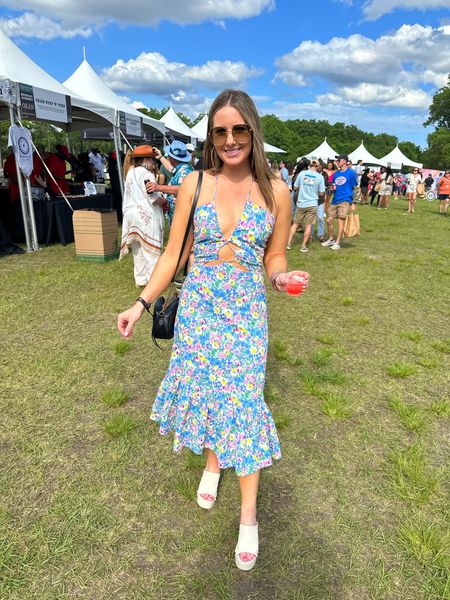 I wore this floral midi to a food event in Savannah last weekend and it was perfect for it! Would also be a great wedding guest dress or vacation outfit too! 

Dress, vacation outfit, outfit ideas, floral dress, midi dress, wedding guest dress 

#LTKwedding #LTKstyletip #LTKshoecrush