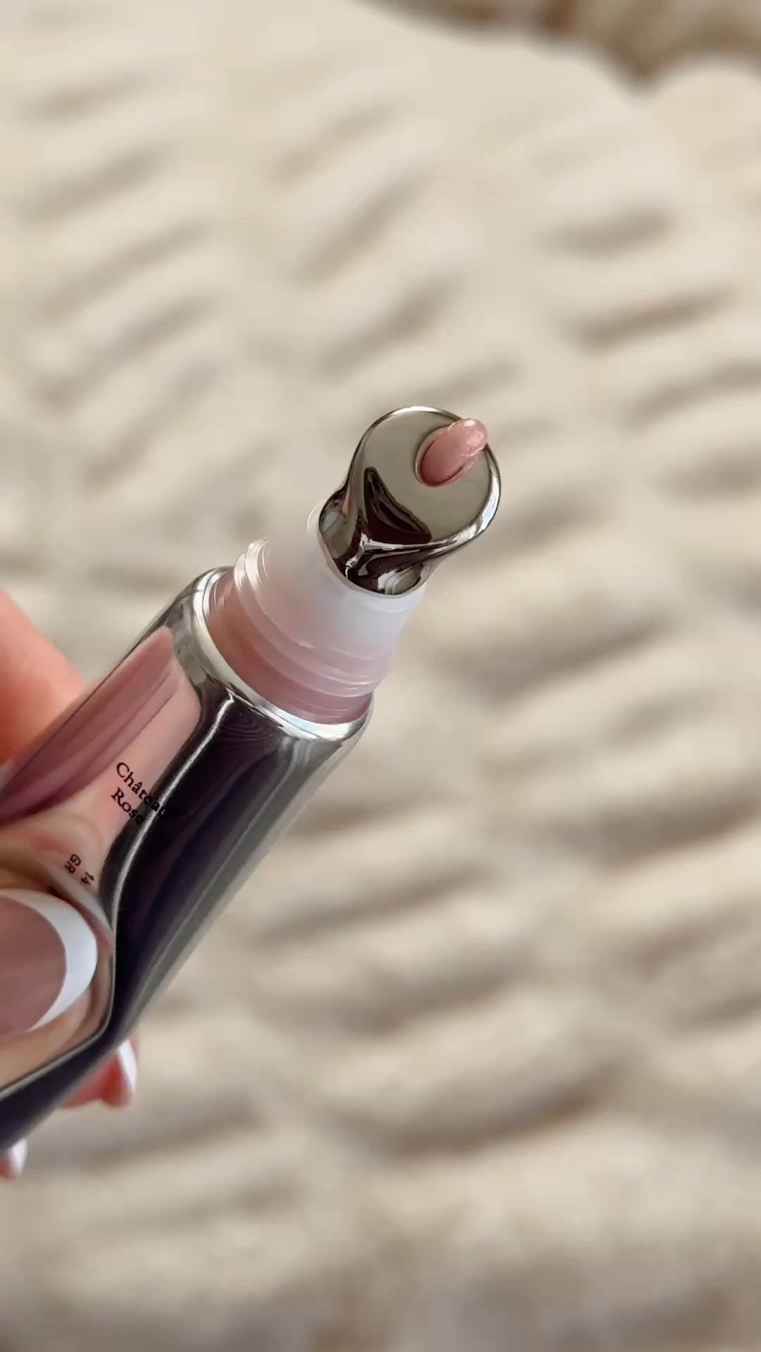 new colors of the Le Chouchou Exfoliating + Softening Peptide lip balm! ✨ so hydrating & glossy! 

Lip balm, eadem lip balm 