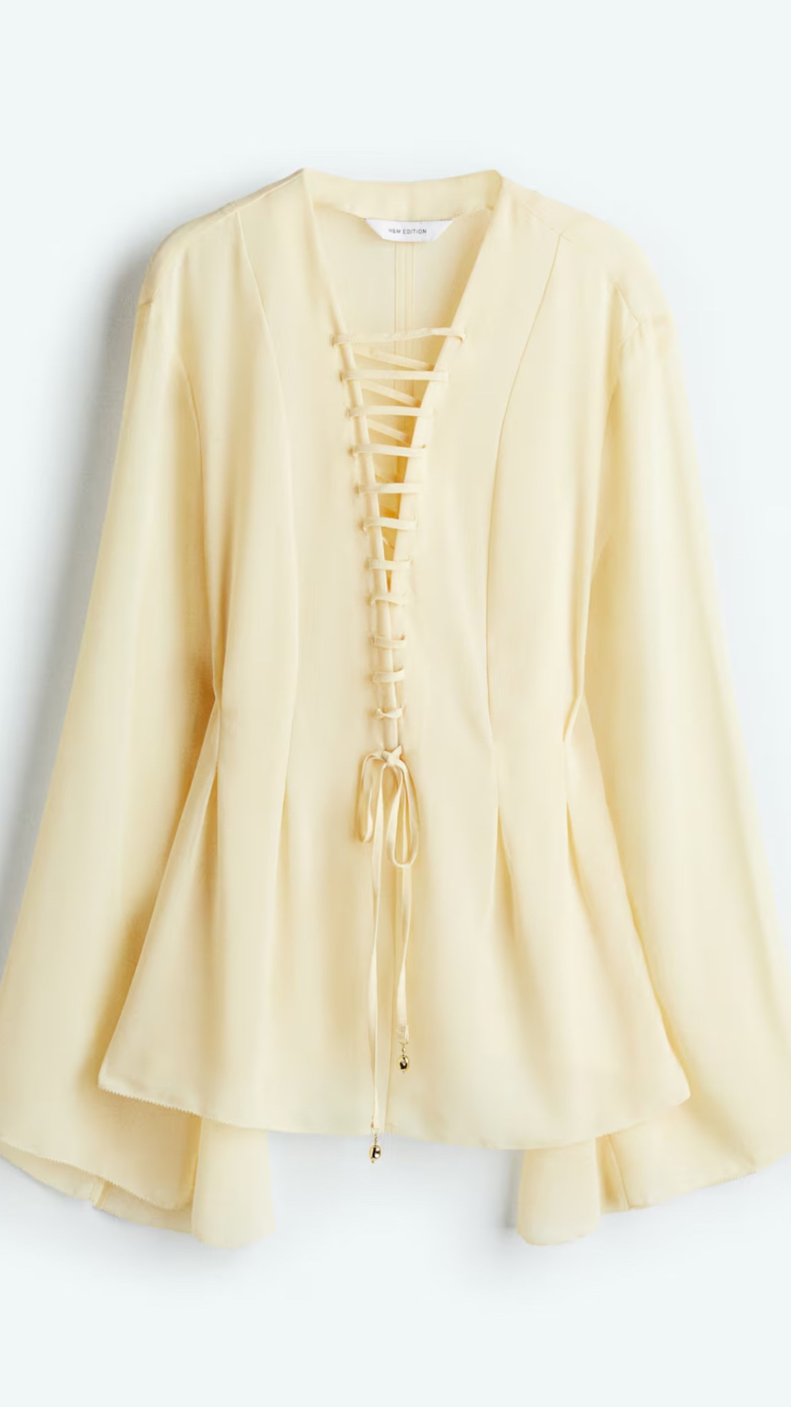 Another stunning blouse from the new H&M collection 

#LTKuk #LTKspring #LTKsummer