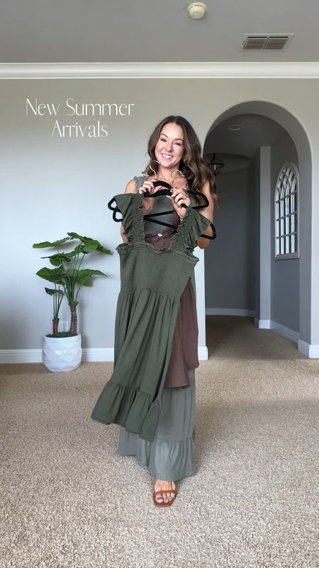 Summer Outfit Idea

I am wearing size S coffee romper and S green dress - TTS!

Summer style  Summer fashion  Everyday outfit  Casual outfit idea  Mom style  Square neck  Romper  Jumpsuit  Dress  EverydayHolly

#LTKVideo #LTKover40 #LTKstyletip