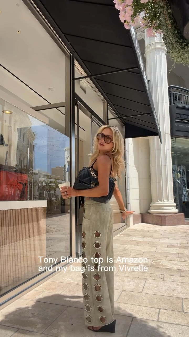 A little hack for the girlies 🔗 comment “OOTD” for outfit links sent to your DM or find in my ShopMy and LTK 🤍 also get  your first month of Vivrelle on me with code “NATALIEBODE” #ootd #outfitinspo #outfit #fashion #fallfashion