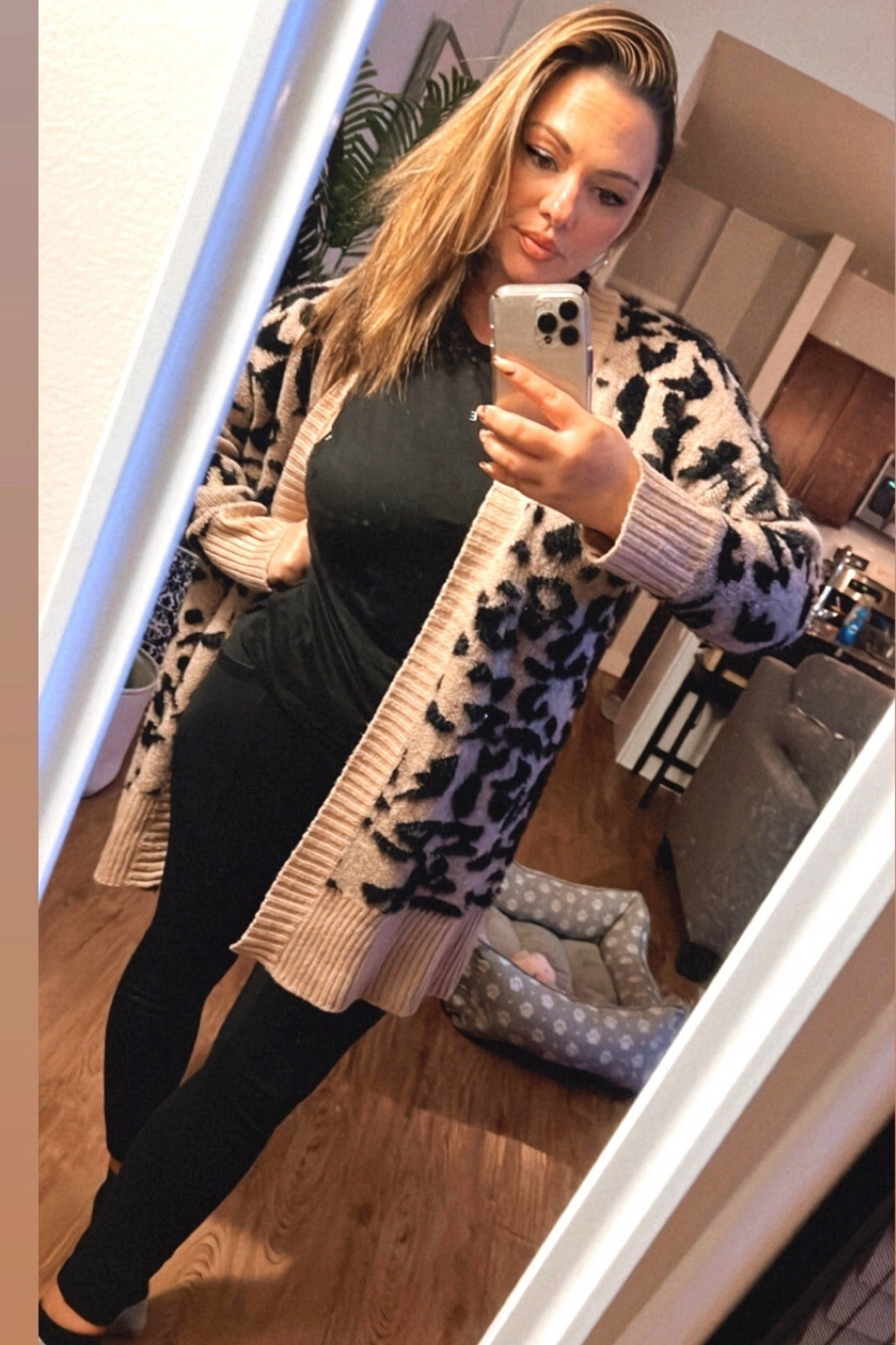 The coziest cardigan! Feels like the barefoot dreams cardigan for a quarter of the price! 
Size: Medium
#walmartfashion #walmartfinds #cozyfinds 

#LTKsalealert #LTKunder50 #LTKHoliday