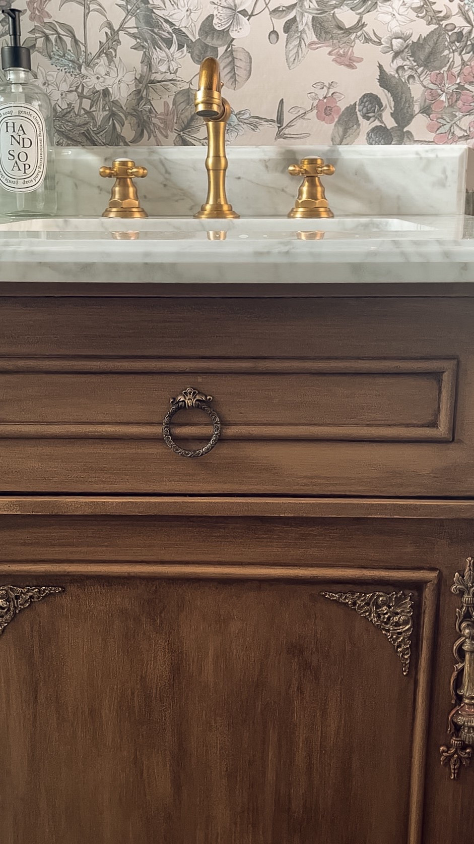 Vanity details 

#LTKStyleTip #LTKFamily #LTKHome