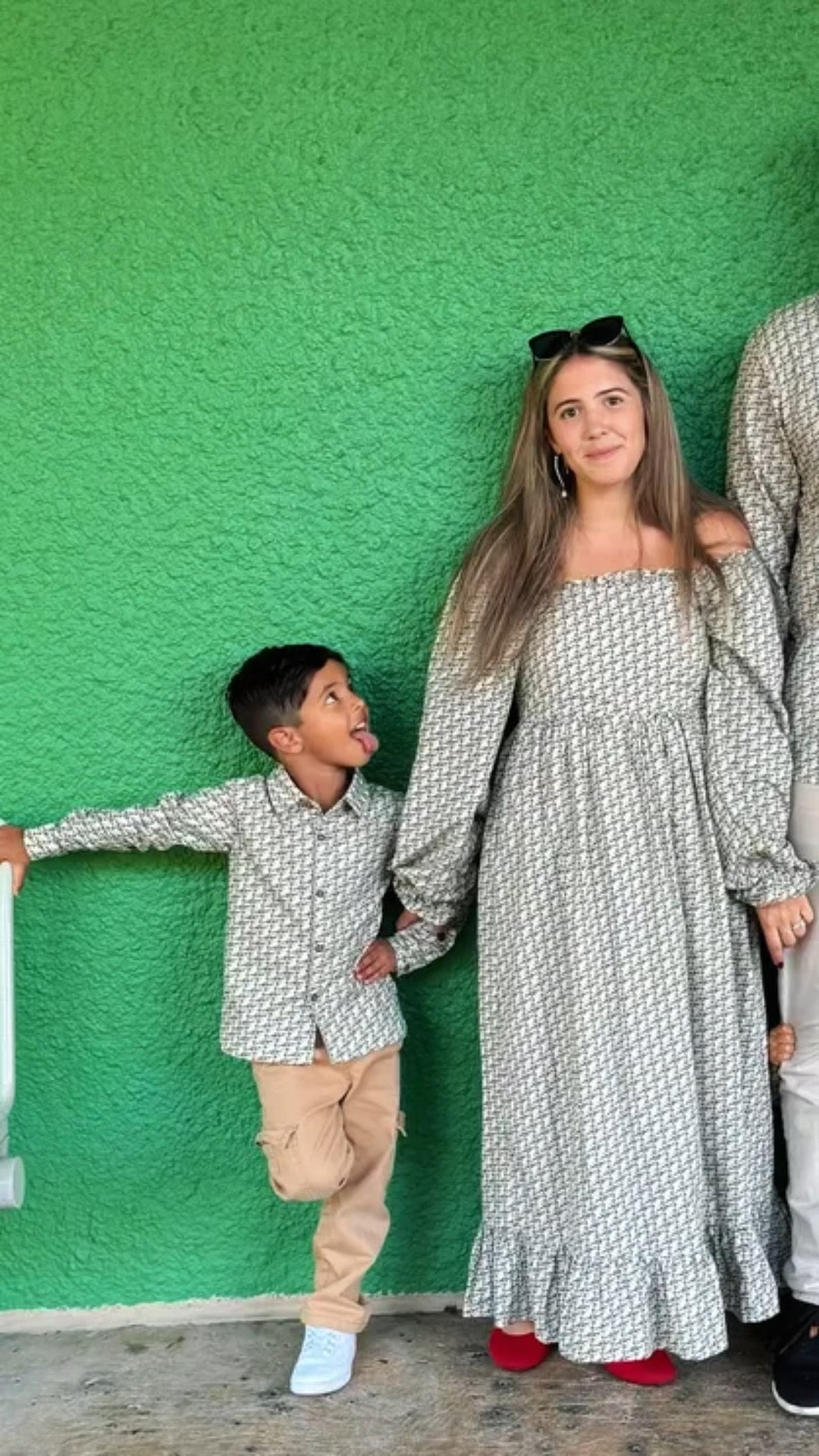 Clean, classic, and perfect for spring ☀️ This cotton matching family outfit set is great for Easter outfits, church, family photos, or special spring occasions. Available 15% off right now.
#FamilyPhotoOutfits #SpringFamilyStyle #MatchingFamilyOutfits #EasterLooks #FamilyStyleInspo

#LTKmomlife #LTKSaleAlert #LTKSpringSale