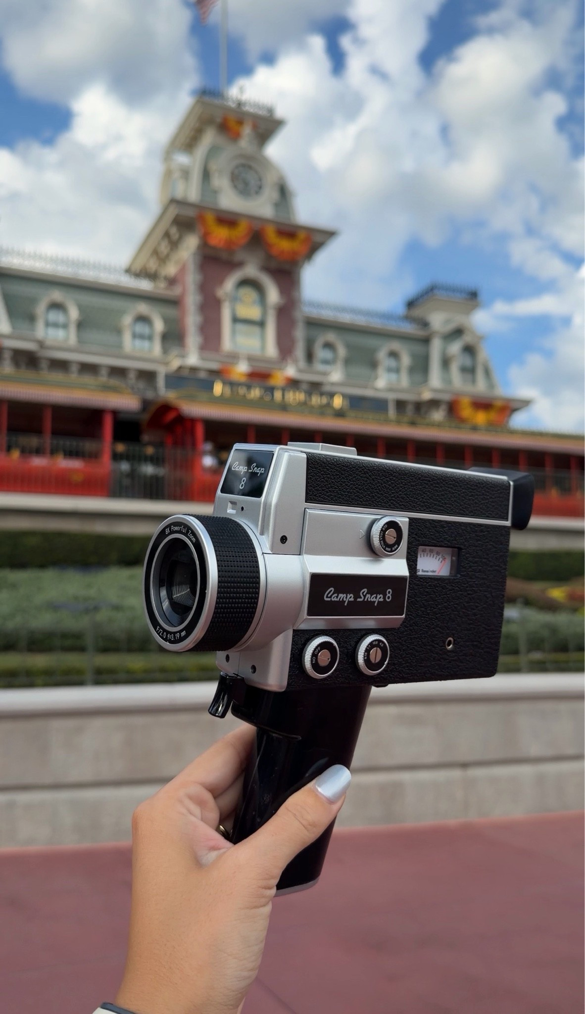 Took our camp snap video camera to disney for the first time🎥 content creator, content must haves, vintage camcorder, super 8 dupe, film camera, digital camera, affordable camera