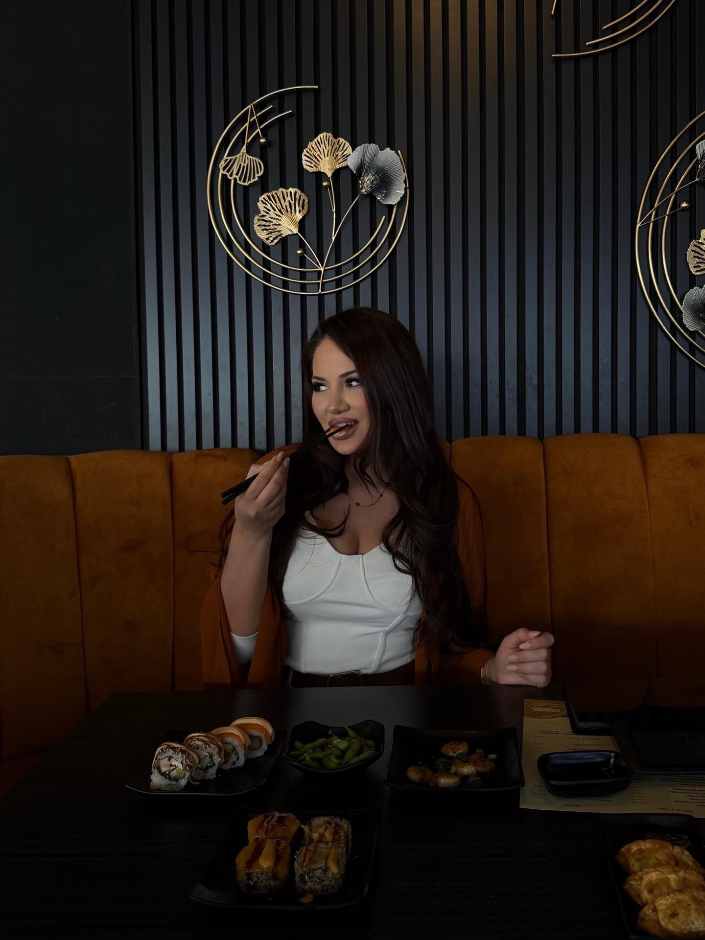 I‘m in my Influencer era baby 🤭Links in my story & bio 🧡#sushi #ootd #fashion #outfit #outfitinspiration @burker  @hm  @peekundcloppenburg_duesseldorf @dior @makiandtea_restaurant