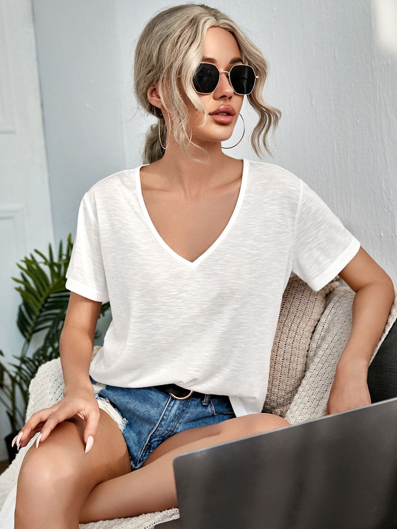 Solid V-neck Tee | SHEIN