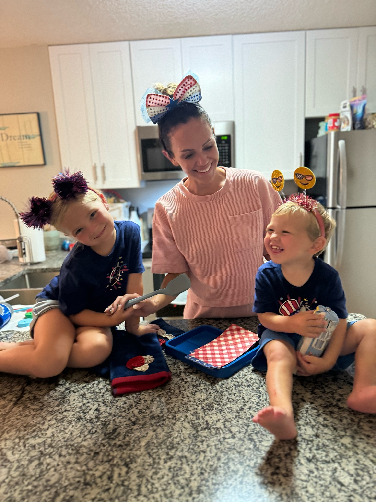 Upgrade your cooking game with these high-precision rubber spatulas, perfect for cookies, pancakes, eggs and more!
Its dishwasher safe platinum-grade silicone and fiberglass core for heat resistance up to 550°F make every baking  experience fun! 

#LTKKids #LTKHome #LTKFindsUnder50