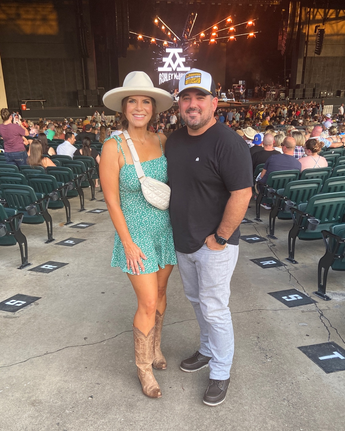 My absolute favorite romper. I own it in 3 different colors. I’m wearing a Medium and I have 39inch hips. Could easily be worn in the fall by simply adding a sweater over the top. 


White boots, cowboy boots, romper, concert attire, wide brim hat, Fanny pack

#LTKstyletip #LTKunder50 #LTKshoecrush