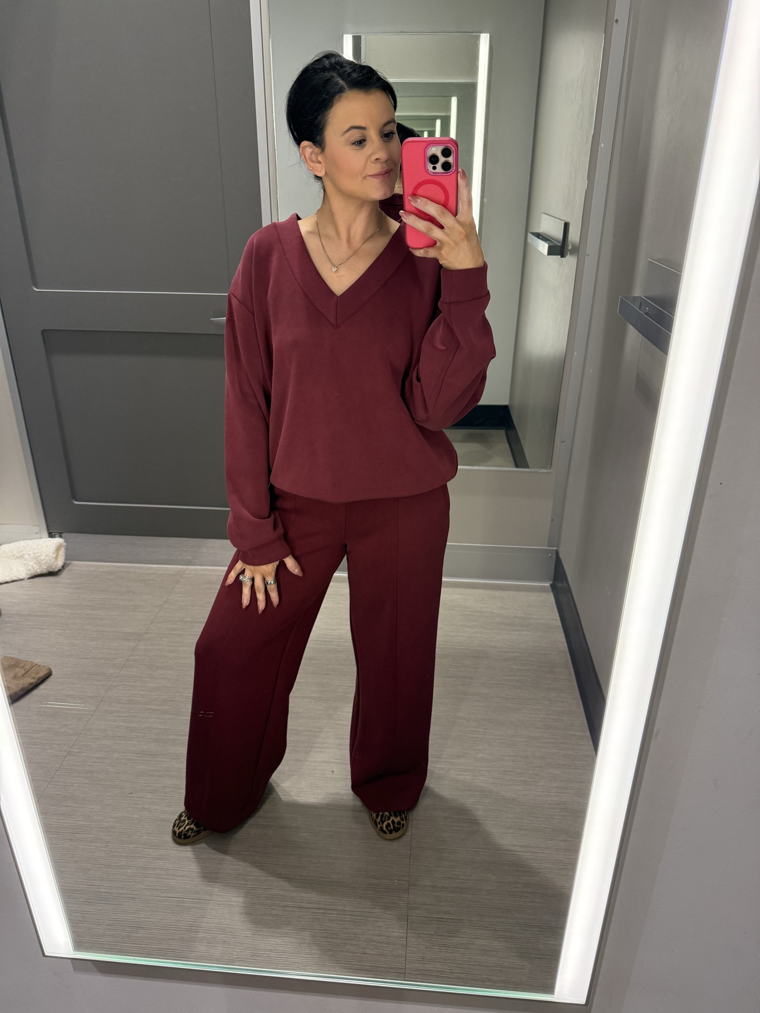 Top: Small (I liked the XSmall better)
Bottoms: Small 


#LTKHoliday #LTKGiftGuide #LTKootd