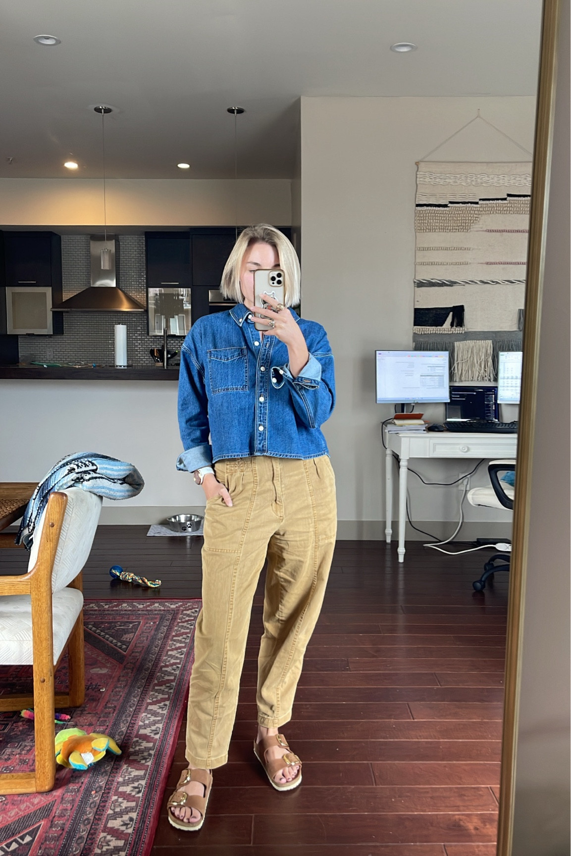 Natural classic #HOC style today 😙 my pants are thrifted Universal Thread brand, but I linked the same pair I found on poshmark and eBay!