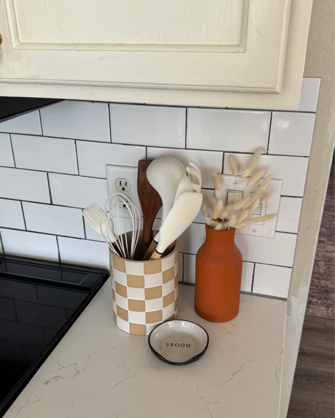 Checkered utensil holder 

#LTKhome