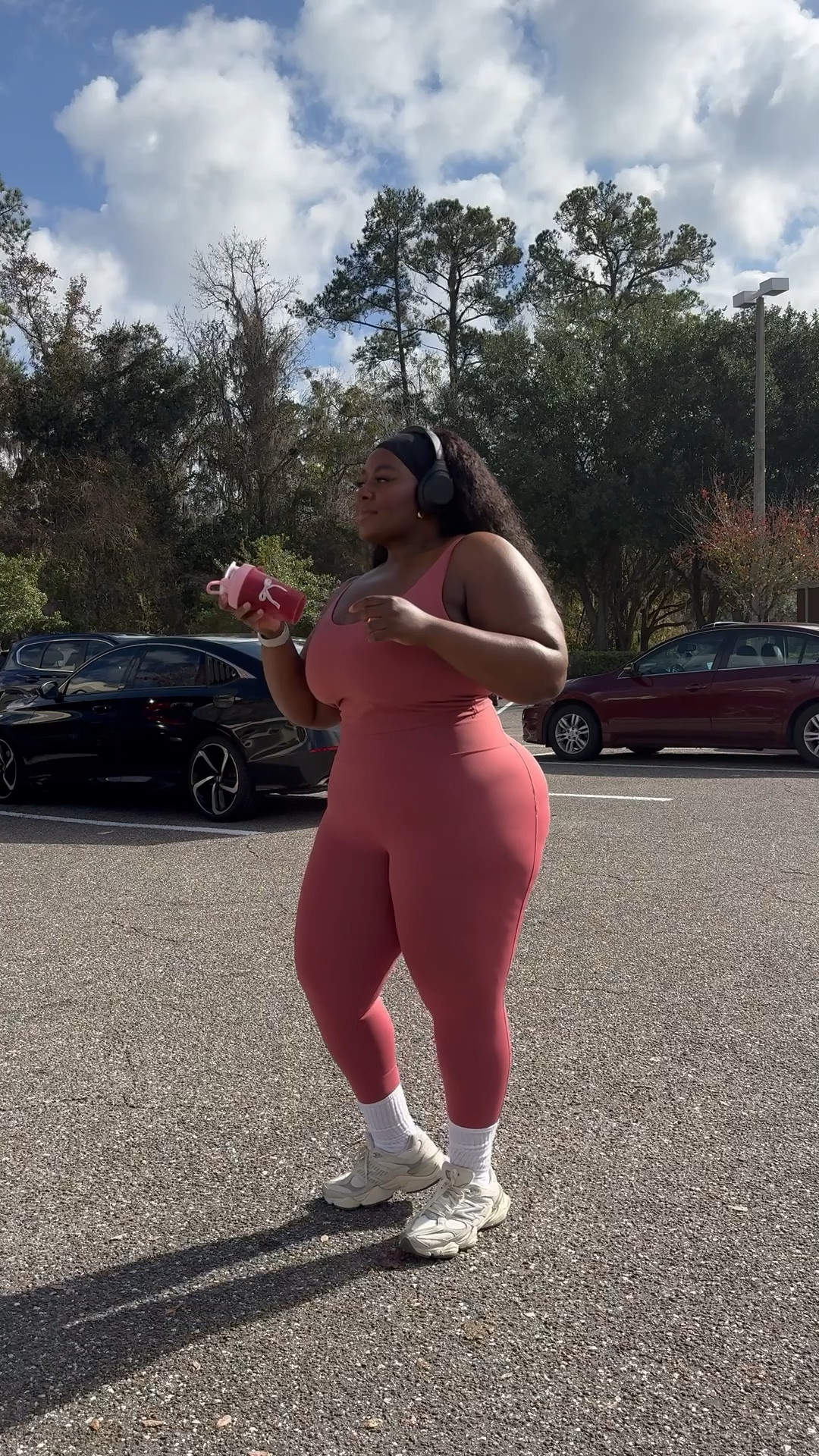 first Monday of 2026! Let’s get it! Wearing this old set but leggings are still available. Wearing (XL) 

Also linked some of my favorite activewear 



#LTKFindsUnder100 #LTKPlusSize #LTKActive