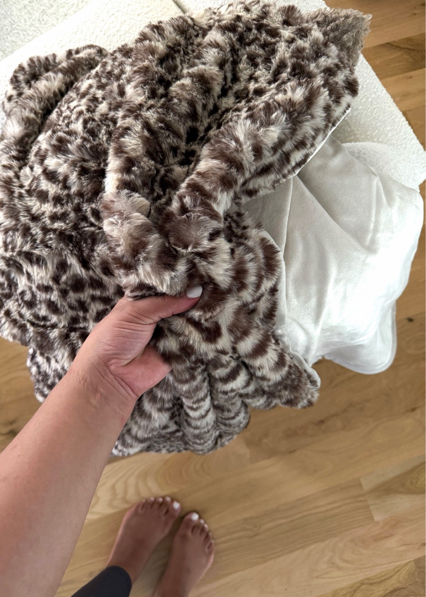 The viral Lola look for less! These cozy faux fur throw blankets are SO soft and come in the prettiest neutral colors! A

#walmartfinds #walmarthome #fallhome #falldecor #cozyhome #homedecor #walmartmusthaves @Walmart

#LTKxWalmart #LTKSeasonal #LTKHome