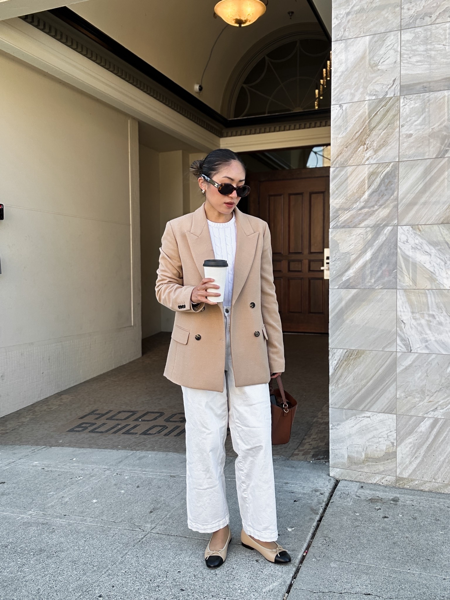 “If you truly have a capsule wardrobe, you’d be able to toss anything into your suitcase and be able to style them effortlessly!” 🕰️ I saw this while scrolling and this just stuck and reminded me that THAT’S the inspiration I want to leave on my page 📰 Effortless looks that will make you look & feel incredible 🤍 ✨

This outfit uses on of my closet favorites—a neutral colored blazer from @aritzia that I’ve had for SO many years, and still wear to this day! Match with some creams and whites, and you’re off to a lovely fall day! 

Outfit details: 👇🏻
🤍 blazer: @aritzia 
🤍 sweater: @poloralphlauren 
🤍 jeans: @madewell 
🤍 flats: @chanelofficial 
🤍 bag: @bananarepublicfactory 
🤍 sunnies: @celine 

🔗 Outfit specifics also linked in bio → LTK @amandacapsulewardrobe
⸻

#capsulewardrobeblogger #neutralstyling #quietluxurystyle #falloutfitideas