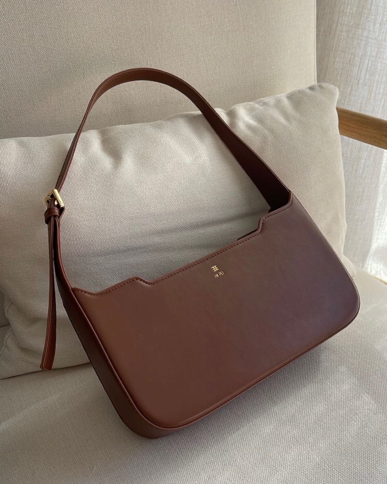 Fall handbag, brown handbag, fall fashion, shoulder bag, JW PEI, affordable handbag, womens bag, womens purse, vegan leather handbag, adjustable strap shuoulder bag, trendy bag #amazonfashion | Taylor Sison 

#LTKunder100 #LTKitbag