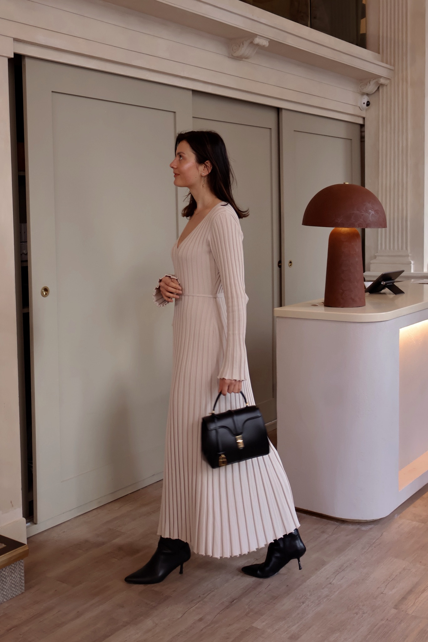 Weekend outfit 
Saturday outfit 
Pleated dress
Beige dress
Everyday dress
Midi dress
Dissh dress
Black bag
Celine bag


#LTKSeasonal #LTKstyletip #LTKeurope