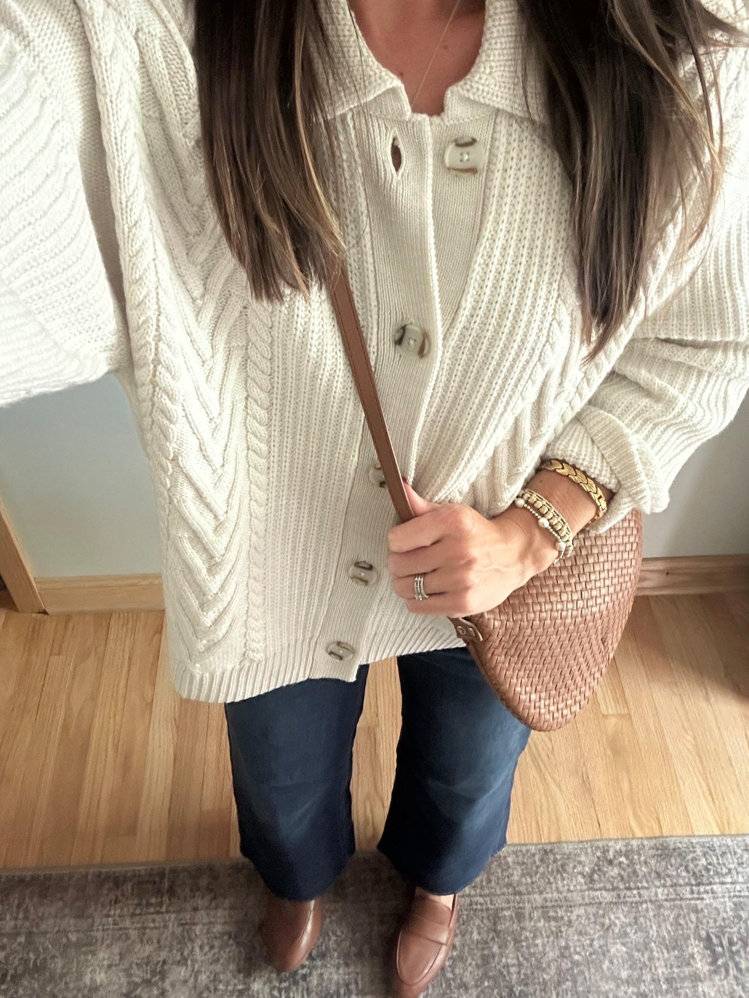 Quince closet staples

Sweater - small
Jeans - size 27 