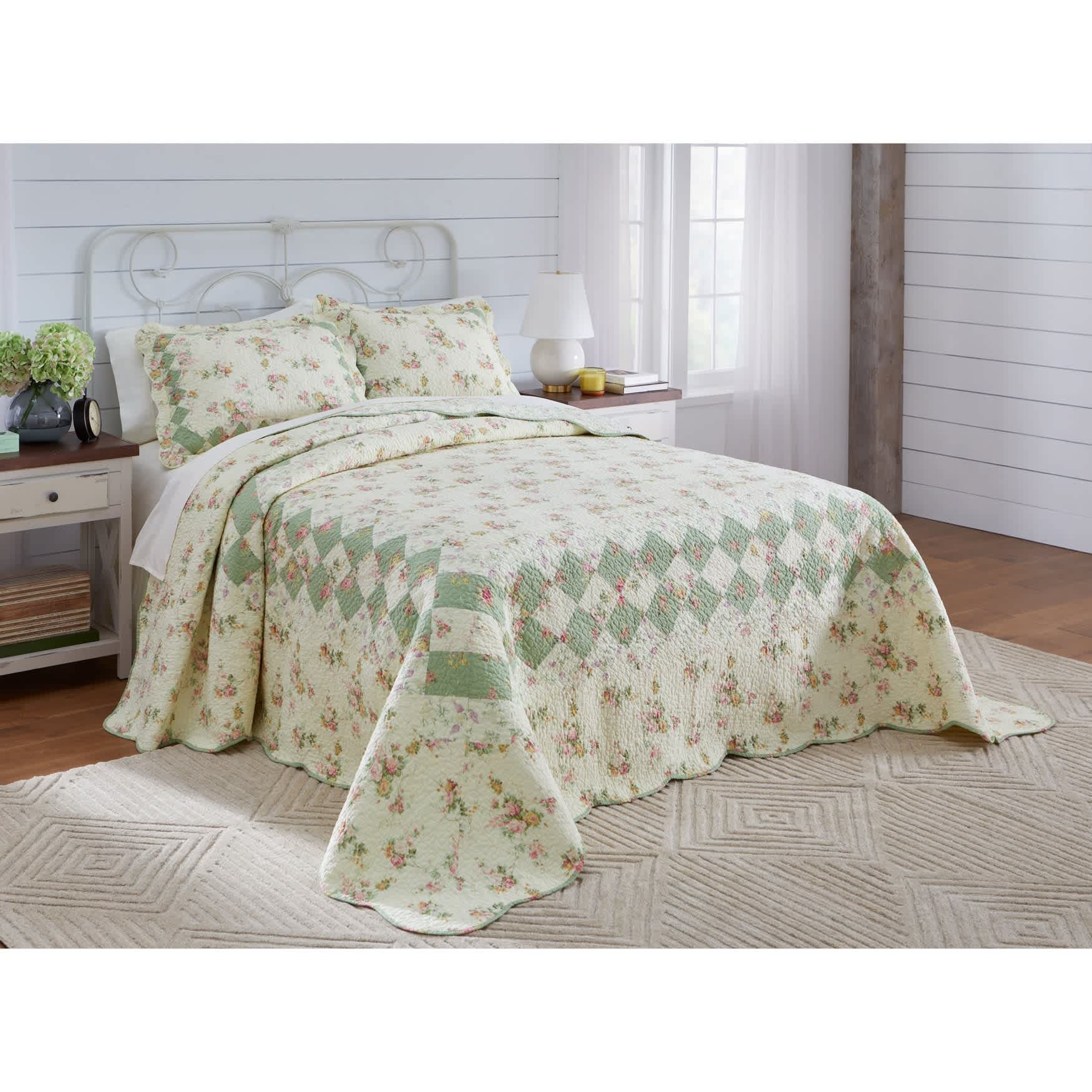 BrylaneHome Charlotte Bedspread one_size | 197380281157 | Lowe's